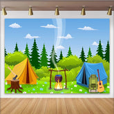 Lofaris Idyllischer Cartoon Campinglandschaft Hintergrund mit Zelten und Lagerfeuer, perfekte Fotokulisse für Outdoor-Abenteuer