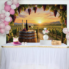 Lofaris Rustikaler Weinberg-Sonnenuntergang Fotohintergrund mit Weinfässern und Trauben, elegante Kulisse für Weinproben und Fotoshootings