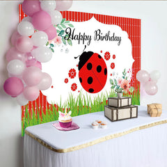 Lofaris Leuchtend roter Marienkäfer-Geburtstagshintergrund mit Blumen und Gras für Kinder, fröhliche Fotowand für Geburtstagsfeier
