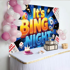 Lofaris Glänzender Bingoabend Hintergrund mit Spielkarten Würfeln und Chips, festliche Fotowand für Eventdekoration