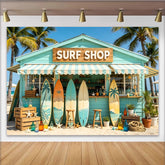 Lofaris Türkiser Surfshop-Hintergrund mit Palmen und Surfbrettern, sommerliche Strandkulisse für Fotoshootings