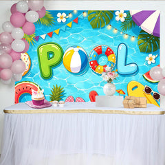 Lofaris Lebhafter Sommer Pool Hintergrund mit Schwimmreifen und Ball, perfekte Fotokulisse für lustige Sommerpartys und Urlaubsfotos