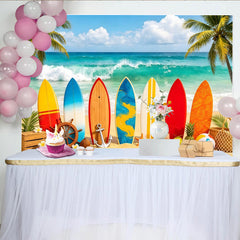 Lofaris Sommerlicher Strand-Fotohintergrund mit bunten Surfbrettern und Palmen, perfekte Kulisse für Urlaubsfotos und jedes Fotostudio