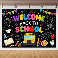 Lofaris Bunter Schulanfangshintergrund mit Schulbus und Kreidetafel-Design für Kinder, fröhliche Fotokulisse für Schulparty-Dekoration