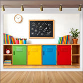 Lofaris Bunter Klassenzimmer-Fotohintergrund mit Tafel und Büchern, lebendige Kulisse für Schulanfang und Kinderporträts