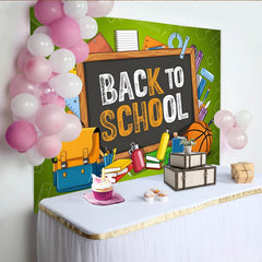 Lofaris Bunter Schulanfangshintergrund mit Tafel, Rucksack und Büchern, fröhliche Fotowand für Schulfeste und Fotoshootings