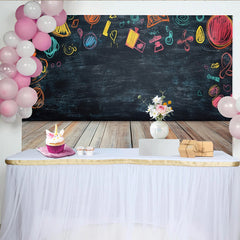 Lofaris Bunter Kreidetafel-Fotohintergrund mit Holzboden und Kritzeleien, vielseitige Kulisse für Kinderfotoshootings und Partydekoration