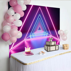 Lofaris Abstrakter Neon-Fotohintergrund mit leuchtenden Dreiecken, futuristische Kulisse für professionelle Fotoshootings und Events