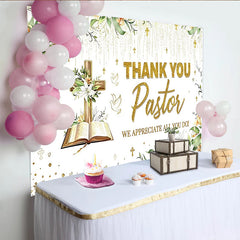 Lofaris Goldener Pastor-Dankes-Hintergrund mit Kreuz und Lilien, elegante Kulisse für Gottesdienste und Feierlichkeiten