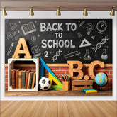 Lofaris Kreidetafel Back to School Schulanfangshintergrund mit Büchern und Globus, bunte Schulmaterialien Fotowand für Klassenzimmer