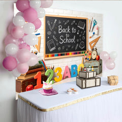 Lofaris Bunter Schulanfangshintergrund mit Kreidetafel und Schulmaterialien, fröhliche Fotowand für Einschulungsfeier Klassenzimmer