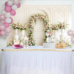 Lofaris Weißer eleganter Hochzeitshintergrund mit Rosenbogen und Blumen, klassische Fotokulisse für romantische Event-Fotografie