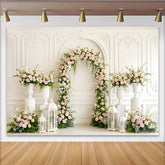 Lofaris Weißer eleganter Hochzeitshintergrund mit Rosenbogen und Blumen, klassische Fotokulisse für romantische Event-Fotografie