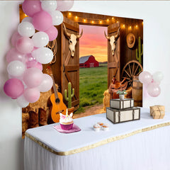 Lofaris Rustikaler Westernhintergrund mit Scheunentor Sonnenuntergang und Heuballen, ländliche Fotokulisse für Cowboy-Party und Fotoshooting