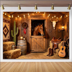 Lofaris Rustikaler Western-Hintergrund mit Pferd und Scheunentor, Heuballen Sattel Lichterkette, Fotokulisse für Studio und Events