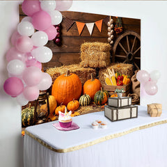 Lofaris Rustikaler Herbst-Ernte-Hintergrund mit Kürbissen und Strohballen, perfekte Kulisse für Erntedankfest und Herbstdekoration