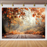 Lofaris Warmer Herbstwald-Fotohintergrund mit fallendem Laub und Holzboden, neblige Waldkulisse für professionelle Fotografie