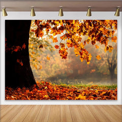 Lofaris Goldener Herbstlandschaft Hintergrund mit fallenden Blättern und Baumstamm, stimmungsvolle Kulisse für Fotostudio Herbstdeko