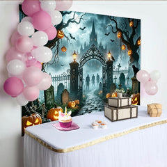 Lofaris Gruseliger Halloween Hintergrund Spukschloss und Kürbisse, neblige Friedhofs-Kulisse für gruselige Partydekoration