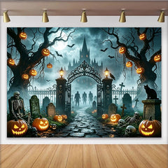 Lofaris Gruseliger Halloween Hintergrund Spukschloss und Kürbisse, neblige Friedhofs-Kulisse für gruselige Partydekoration