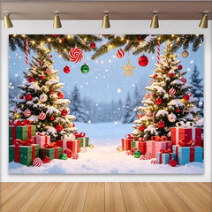 Lofaris Winterlicher Weihnachtshintergrund mit Tannenbäumen Lichtern und Geschenken, festliche Fotokulisse für Familienfotoshooting
