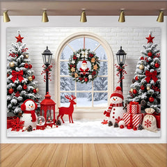 Lofaris Winterlicher Weihnachtshintergrund mit Fenster und verschneiten Bäumen, festliche Kulisse für Fotoshooting Dekoration