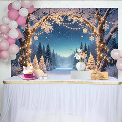 Lofaris Schneebedeckter Winterwald Weihnachts-Hintergrund mit Lichterketten und Schneeflocken, magische Kulisse für Fotoshooting