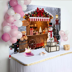 Lofaris Festlicher Weihnachts-Hintergrund mit Schneemann und Heißkakao-Stand, gemütliche Winterkulisse für Fotoshooting und Party