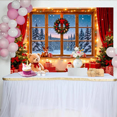 Lofaris Festlicher Weihnachtshintergrund mit verschneitem Fenster und Christbäumen, gemütliche Fotokulisse für Winterpartys