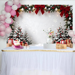 Lofaris Verschneiter Weihnachts-Hintergrund mit Bäumen und roten Schleifen, festliche Kulisse für Winterfotos und Weihnachtsdekoration