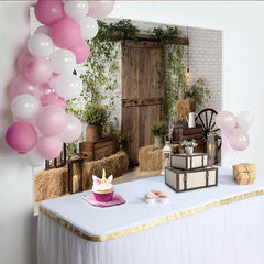 Lofaris Rustikaler Scheunentor Fotohintergrund mit weißer Ziegelwand und Heuballen, Vintage Kulisse für professionelle Fotoshootings