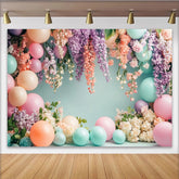 Lofaris Pastellfarbener Blumen-Fotohintergrund mit hängenden Glyzinien und Luftballons, romantische Kulisse für professionelles Fotostudio