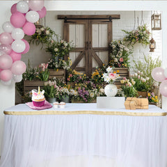 Lofaris Rustikaler Frühlingsgarten Fotohintergrund mit Holzscheunentüren und bunten Blumen, weiße Ziegelwand Kulisse für Fotoshootings