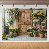 Lofaris Rustikaler Blumenladen Fotohintergrund mit Holztür und bunten Blumen, charmante Kulisse für Frühlings- und Porträtfotografie