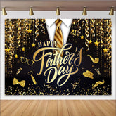 Lofaris Eleganter schwarz-goldener Vatertagshintergrund mit Anzug und Krawatte, luxuriöse Fotokulisse für festliche Papa-Feiern