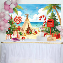 Lofaris Tropischer Weihnachtsstrand Hintergrund mit Palmen, Geschenken und Zuckerstangen, festliche Kulisse für sommerliche Feiern