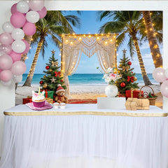 Lofaris Tropischer Weihnachtsstrand-Hintergrund mit Palmen und Lichterketten, festliche Kulisse für Winterurlaub und Fotoshooting