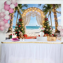 Lofaris Tropischer Weihnachtshintergrund mit Palmen und geschmückten Weihnachtsbäumen, elegante Kulisse für festliche Strandfotoshootings
