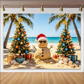Lofaris Tropischer Weihnachtshintergrund mit Sand-Schneemann und Palmen am Strand, sommerliche Kulisse für festliche Fotoshootings