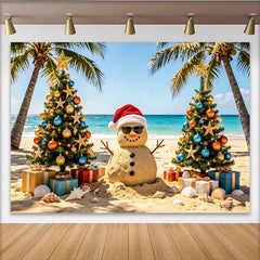 Lofaris Tropischer Weihnachtshintergrund mit Sand-Schneemann und Palmen am Strand, sommerliche Kulisse für festliche Fotoshootings
