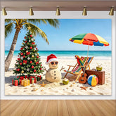 Lofaris Tropischer Weihnachtshintergrund mit Sandschneemann und Palme am Strand, bunte festliche Fotokulisse für Sommer-Feiertags-Partys