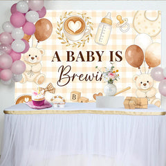 Lofaris Niedlicher Kaffee-Babyparty-Hintergrund mit Teddybären und Latte-Art, warme braune Kulisse für Fotostudio und Feier
