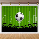 Lofaris Grüner Fußballfeld-Hintergrund mit Ball und jubelnden Fans, perfekte Kulisse für Sportparty und Fotoshooting