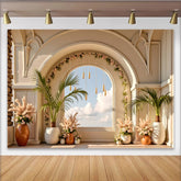 Lofaris Eleganter Architektur Fotohintergrund mit Bogenfenster und Palmen, helle Kulisse für professionelle Fotoshootings