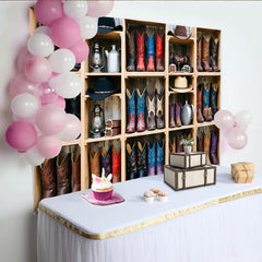 Lofaris Rustikaler Westernhintergrund mit bunten Cowboy-Stiefeln und Hüten, Vintage Fotowand für professionelle Fotoshootings
