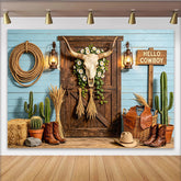 Lofaris Rustikaler Cowboy Fotohintergrund mit Stierschädel und Holztür, einzigartige Western Kulisse für Fotoshooting und Partydekoration