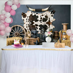 Lofaris Rustikaler Western Fotohintergrund mit Kuhfell und Longhorn-Hörnern, authentische Kulisse für professionelle Fotoshootings