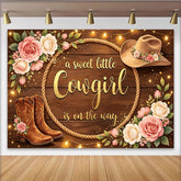 Lofaris Cowgirl Babyparty Hintergrund aus Holz mit goldenem Spruch, Stiefeln und Rosen, süße Western Fotokulisse für Mädchen