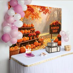 Lofaris Herbstlicher Kürbis-Hintergrund mit bunten Blättern und Holzregal, ideale Kulisse für Erntefest und Fotoshooting