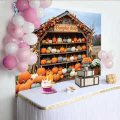 Lofaris Rustikaler Herbst-Kürbisstand Hintergrund mit 'Pumpkin Shop' Schild, vielfältige Kürbisdekoration für Herbstfotoshootings